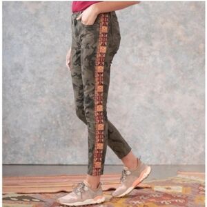 DRIFTWOOD Jackie Sedona Embroidered Camo Pants Green Size 30